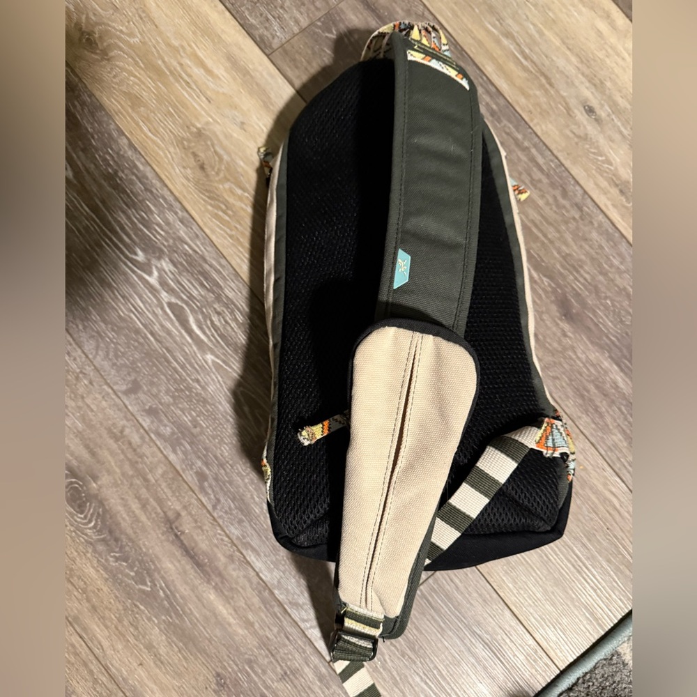 Chaco Radlands Sling BackPack daypack - Tan and sage green with Aztec print - Picture 5 of 8